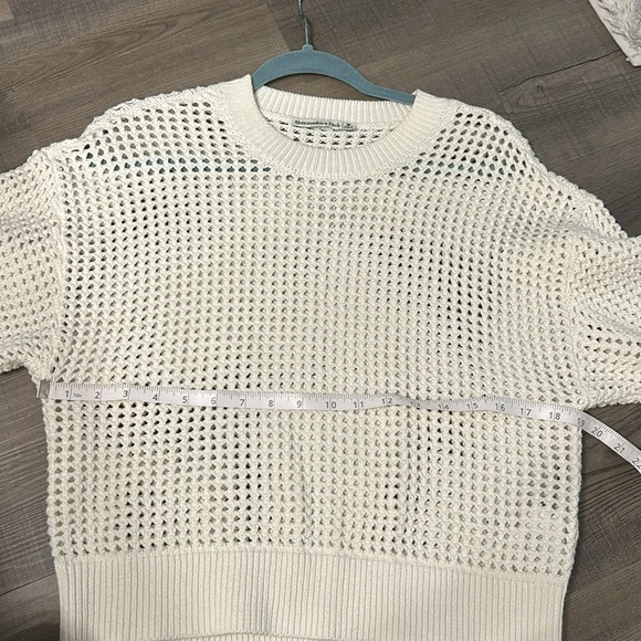 Abercrombie crochet sweater - Picture 5 of 6